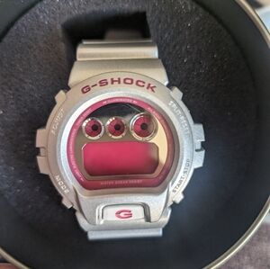 Women's g shock watch- needs battery.